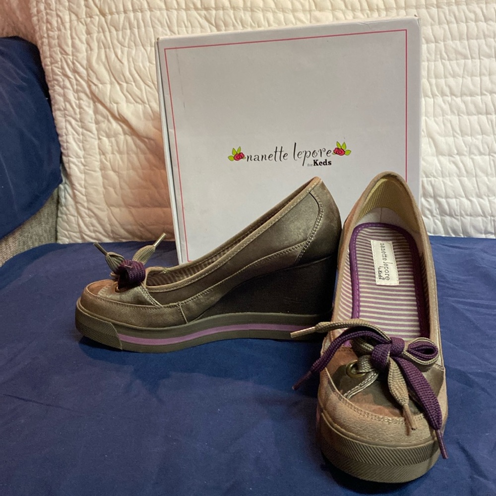 Sightly used Nanette Lepore for Keds NL wedge bowtie taupe size 7 1/2M